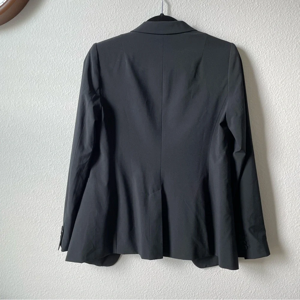 Banana Republic size 2 Black Blazer lightweight - Picture 2 of 7